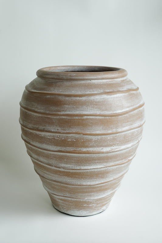 Mooie grote handgemaakte terracotta vaas creme beige kleur bohemian