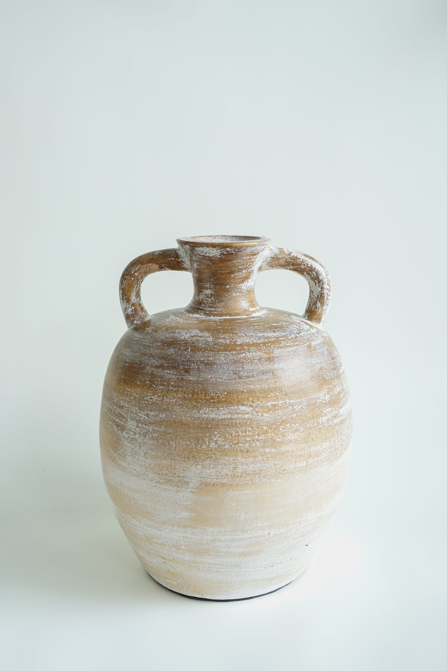 mooie beige creme handgemaakte terracotta vaas Ibiza Bohemian