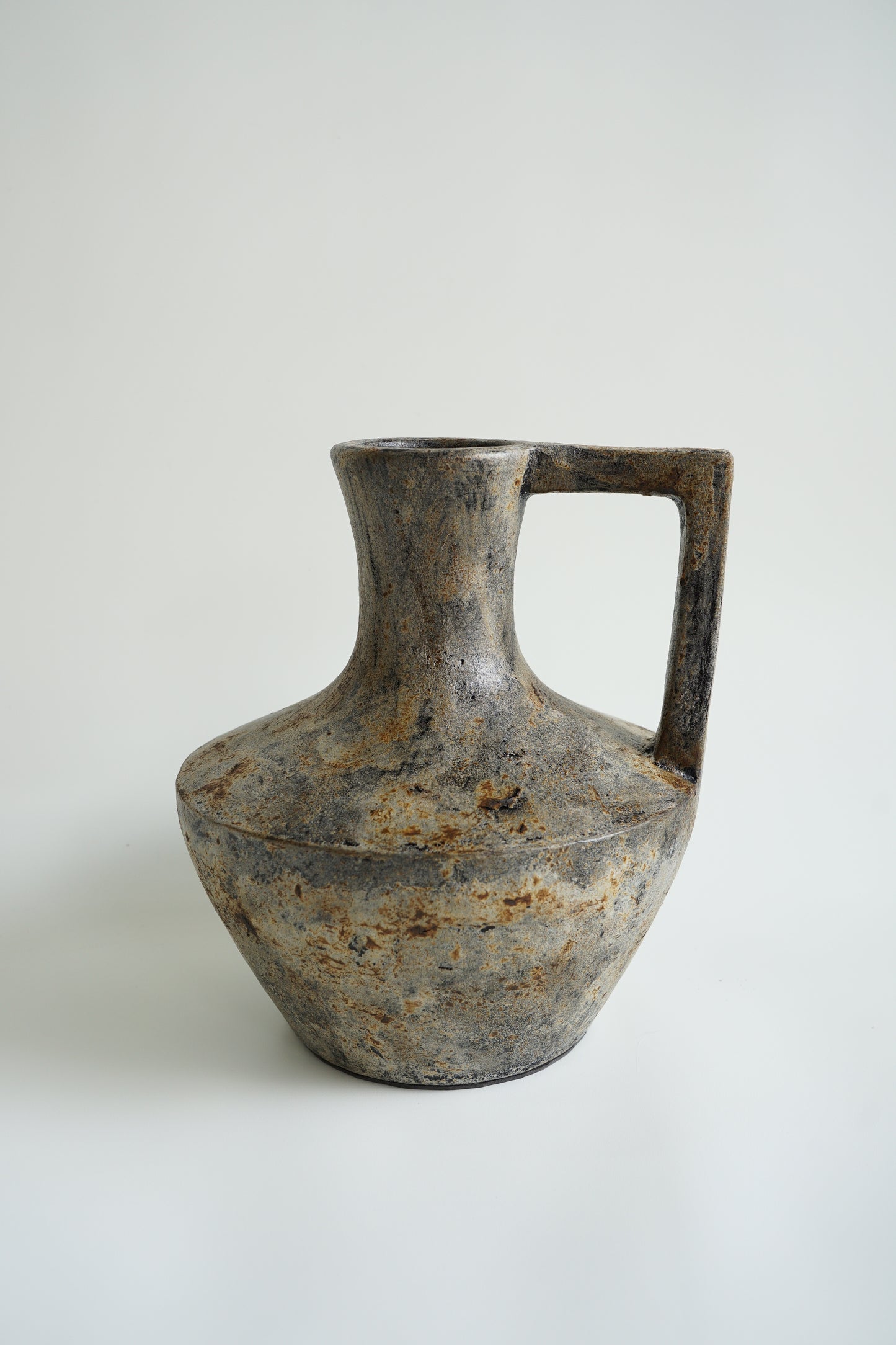 Mooie handgemaakte terracotta vaas rustiek rustic Japandi