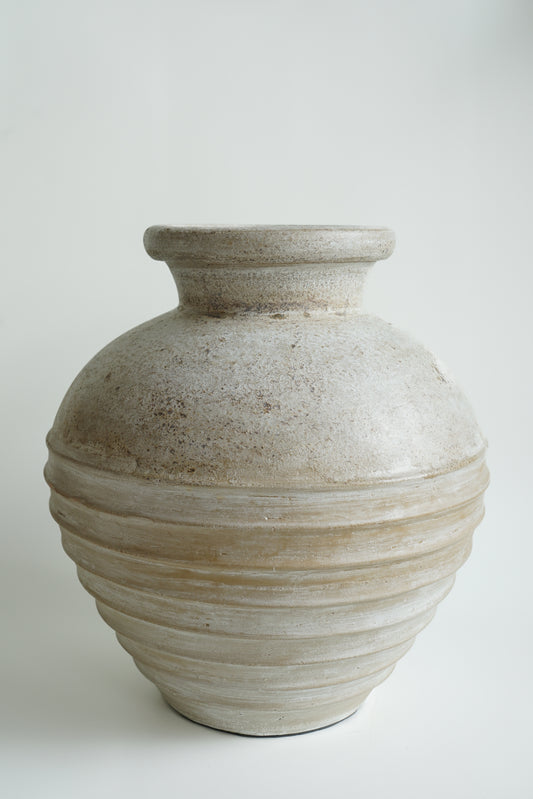 Mooie grote handgemaakte terracotta vaas creme kleur bohemian